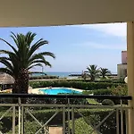Ξενοδοχείο με διαμερίσματα Vacanceole - Savanna Beach- Terrasses De Savanna 3*